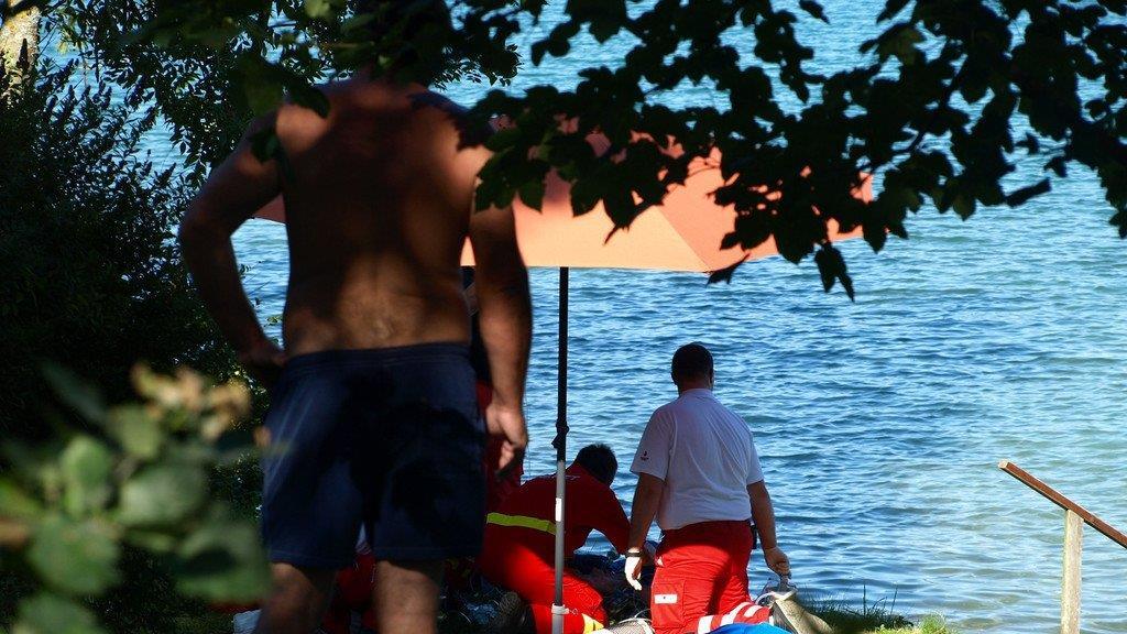 Schwimmerin in Not