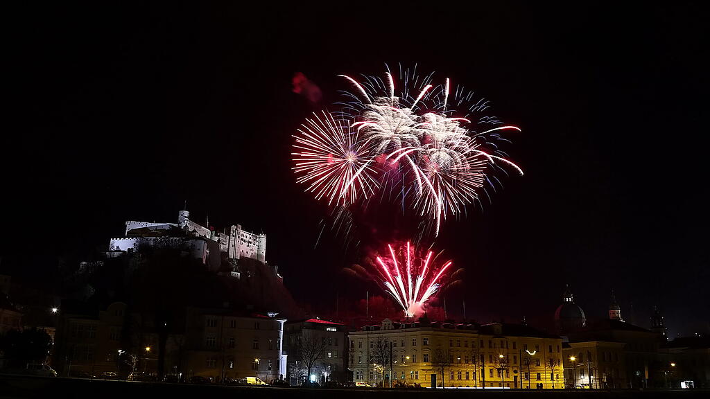 Silvesterfeuerwerk 2021\/22 in der Stadt Salzburg
