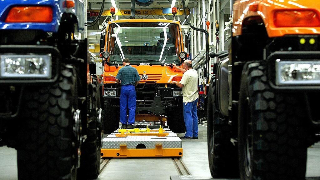 Der 51-Jährige stürzte mit einem Unimog ab. (Symbolbild)