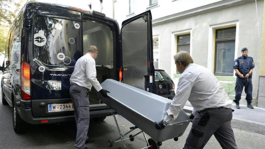 Der 18-jährige Afghane soll am Montag vor einer Woche in Wien-Favoriten seine 14 Jahre alte Schwester erstochen haben.