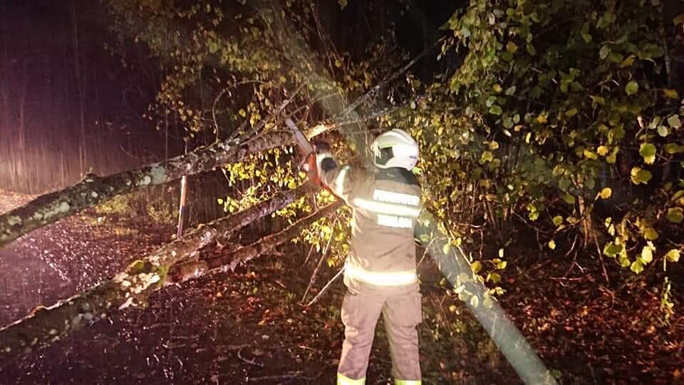 Um 22:19 wurde wir, wie viele andere Feuerwehren im Land Salzburg zu Sturmschäden im gesamten Gemeindegebiet gerufen.