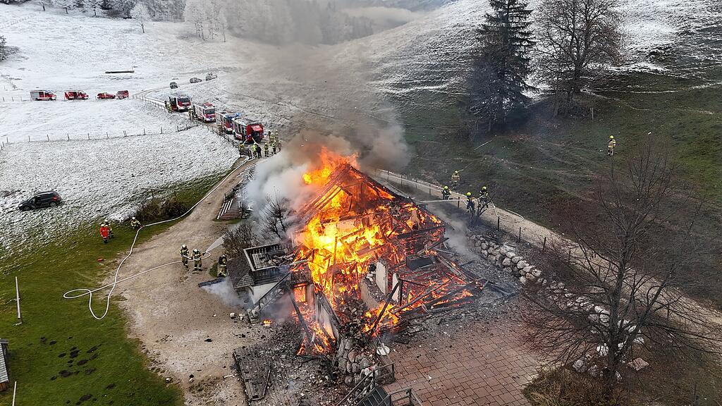 Buchbergalm in St. Gilgen abgebrannt