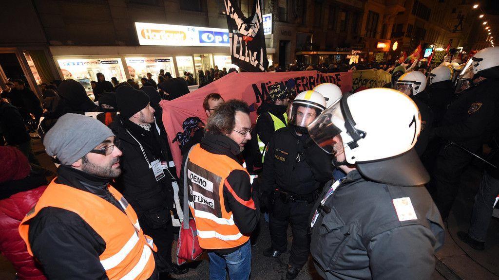 Proteste gegen Akademikerball 2016