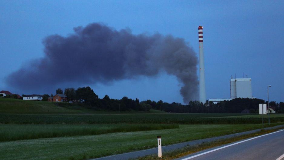 Brand in Müllentsorgungsfirma in St. Pantaleon I