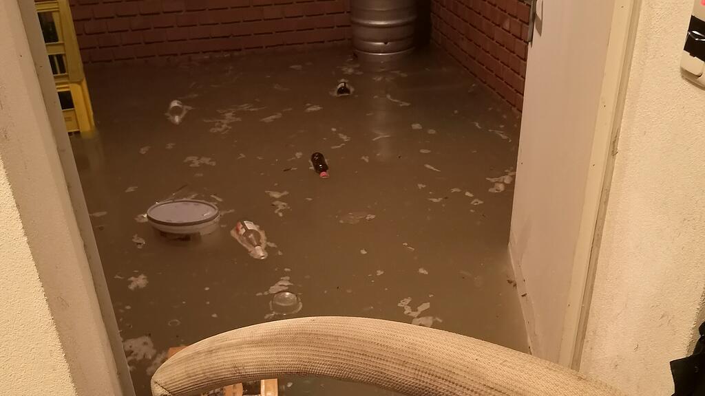 HANDOUT  OBER\u00d6STERREICH UNWETTER - SITUATION IN BAD ISCHL =.jpg