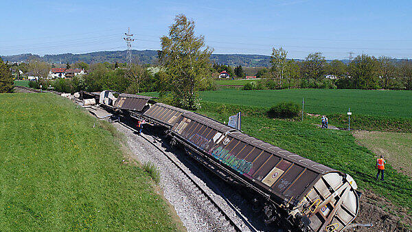 Nach 30 Kilometern entgleisten die Waggons