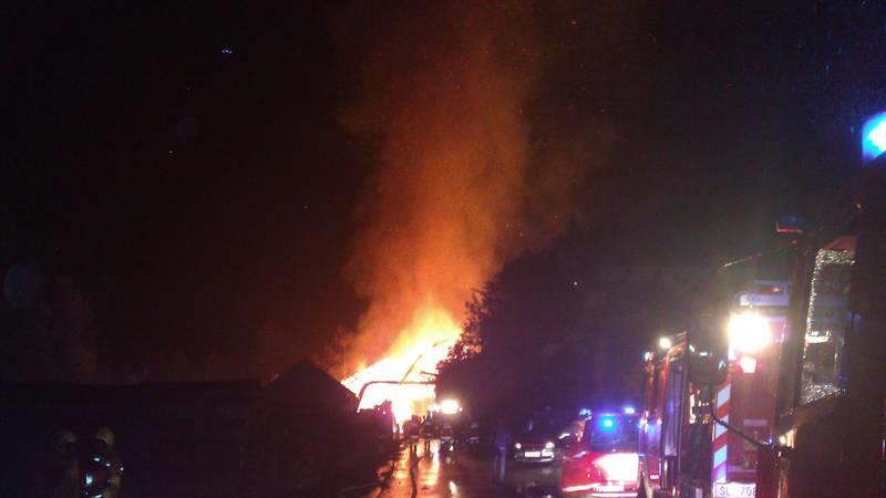 Sägewerk in Vollbrand: Erste Bilder