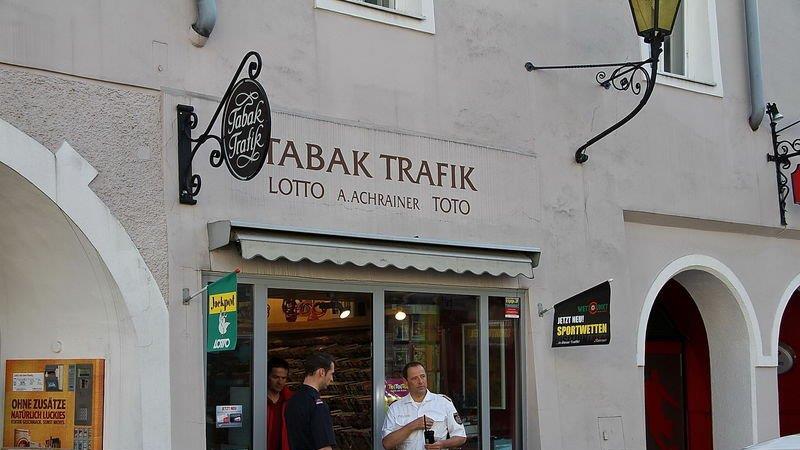 Großfahndung nach Überfall in Hallein I
