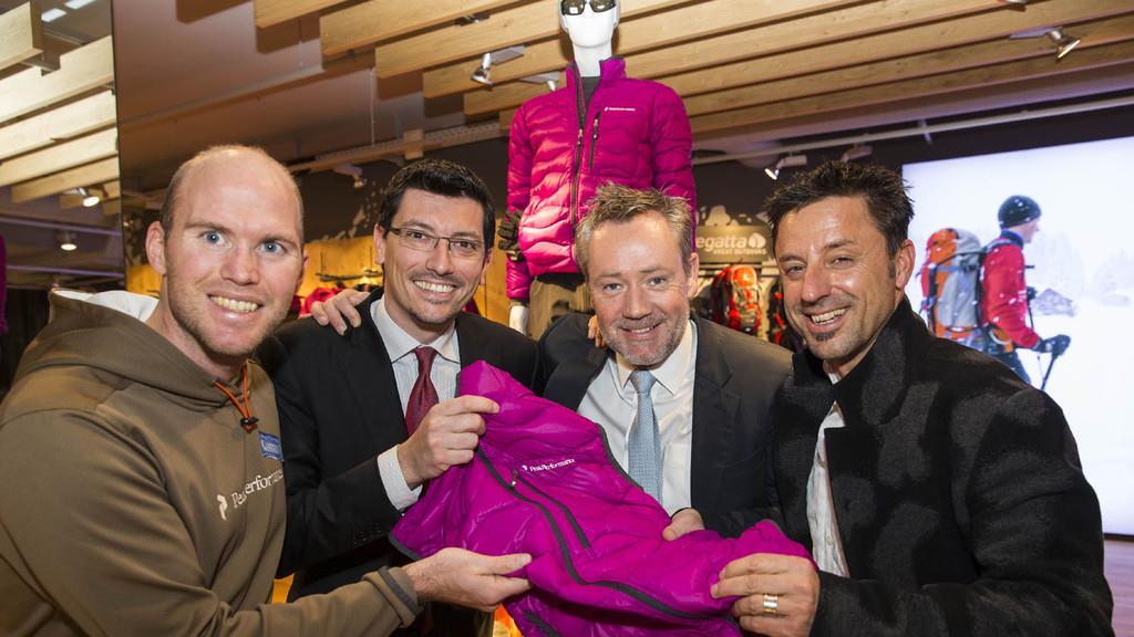 Promis eröffnen Intersport