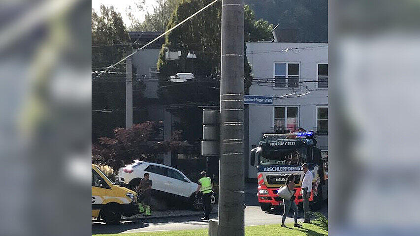 Kreisverkehr-Crash