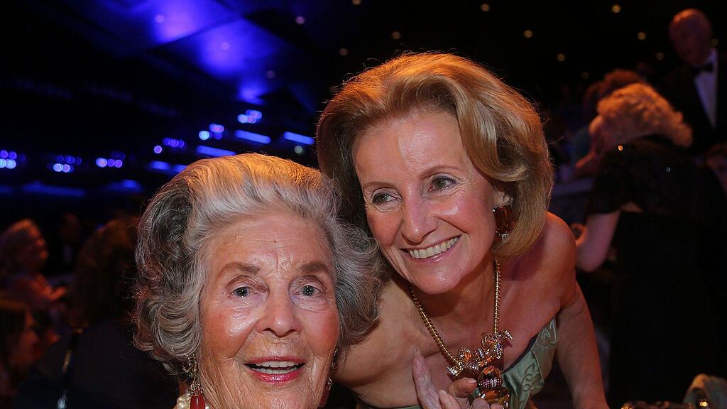 Fürstin Manni Sayn-Wittgenstein-Sayn und Elisabeth Gürtler beim Salzburger Festspielball 2012.