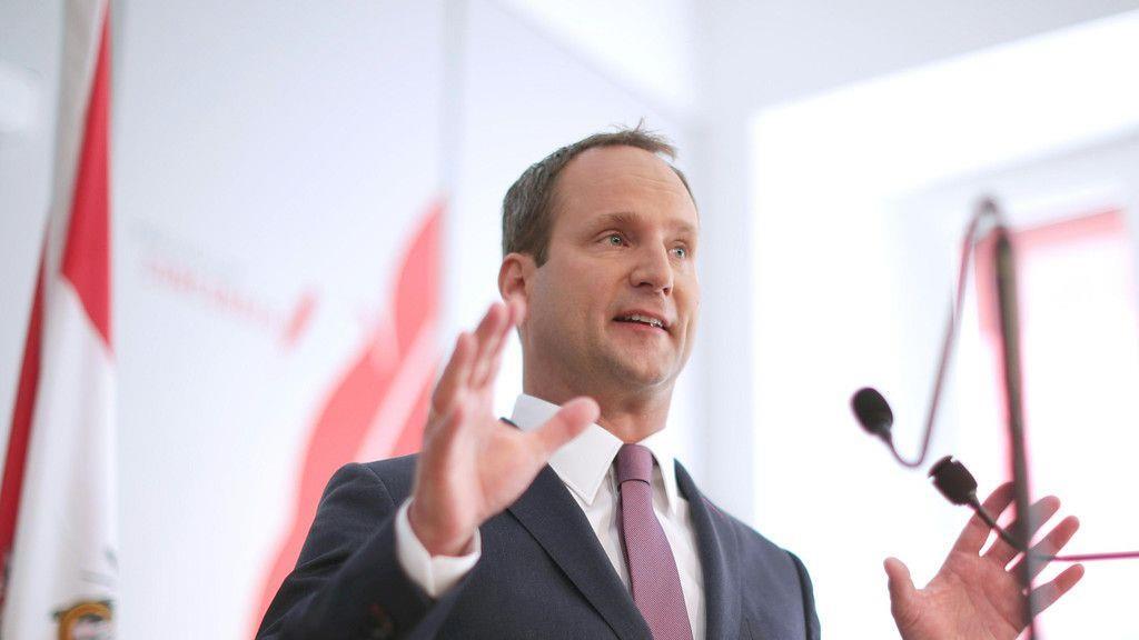 NEOS-Chef Strolz tritt ab