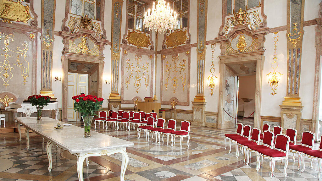 Im Marmorsaal im Schloss Mirabell finden am Samstag 23 Trauungen statt.