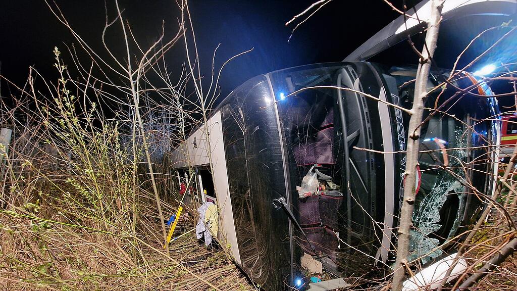Reisebus-Unfall in Deutschland
