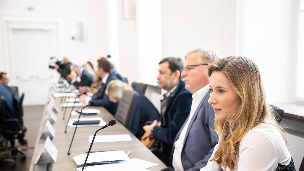002_Landtag_neuer_Saal_200219.jpg