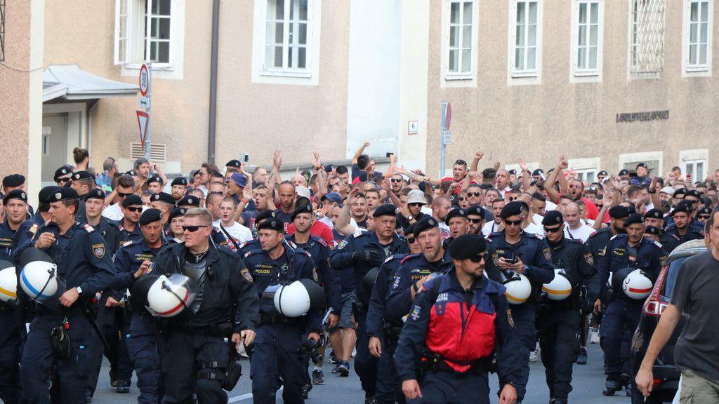 Red Bull Salzburg - Roter Stern Belgrad: Fanmarsch