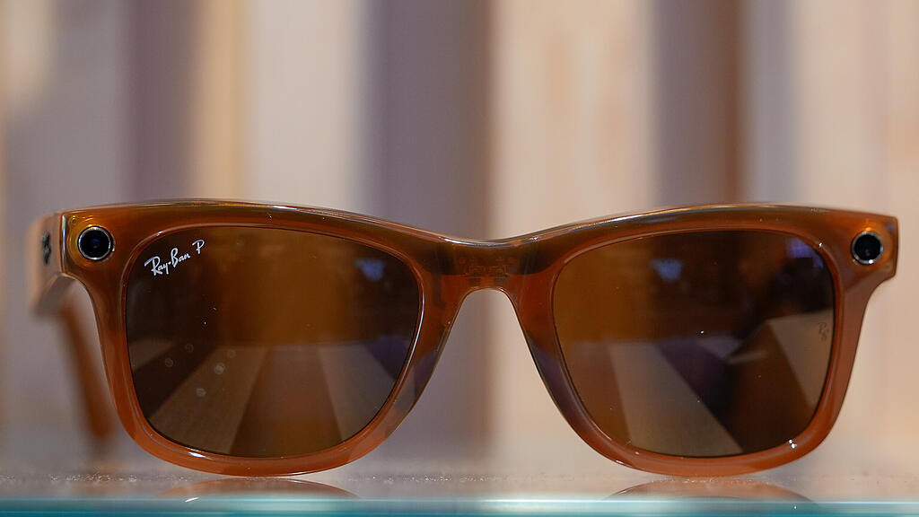 Meta-Brille