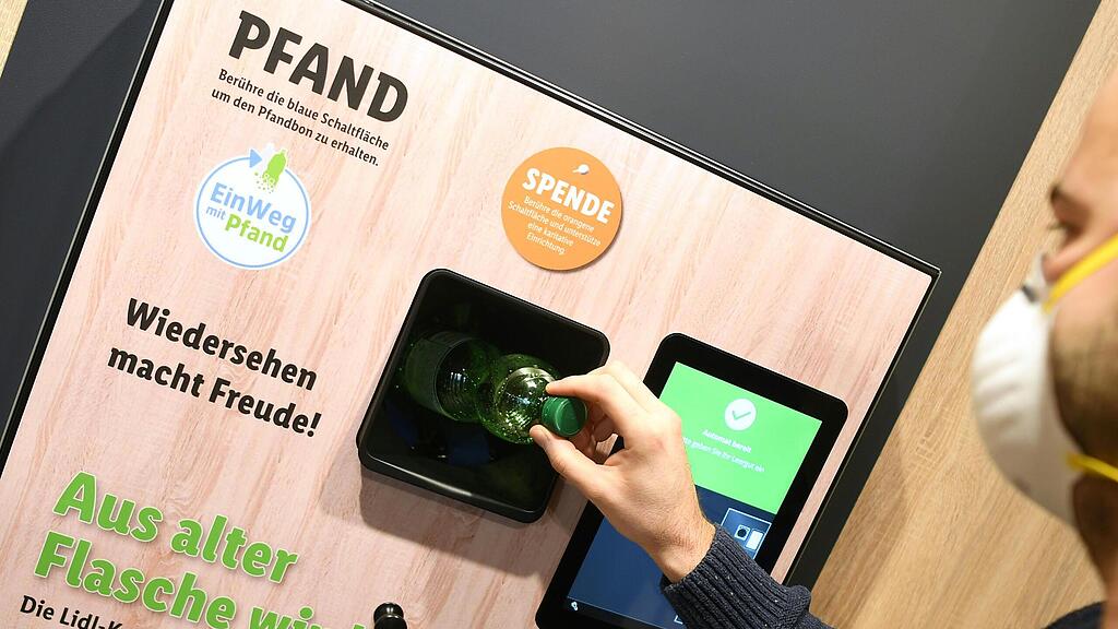 PK BUNDESMINISTERIUM BMK UND LIDL ÖSTERREICH ZUM THEMA "PLASTIKPFAND" MIT PRÄSENTATION EINES PFANDAUTOMATEN: GEWESSLER