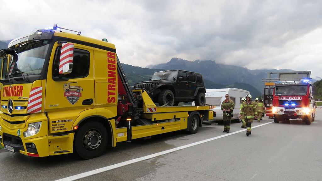 Fahrzeugbrand auf A10 in Pfarrwerfen