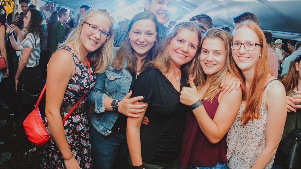 In Bad Vigaun feierte die JVP das Nachtleben.