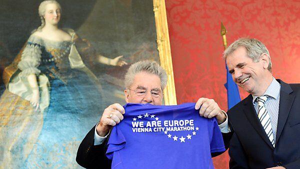 Bundespräsident Heinz Fischer läuft trotz passendem T-Shirt nicht mit