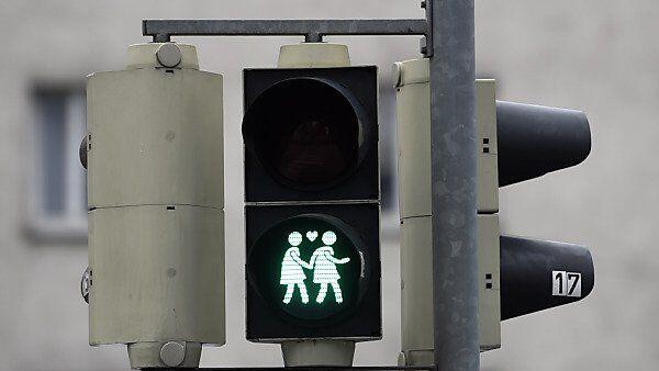 Ampelpärchen blinken jetzt auch an der Linzer Mozartkreuzung