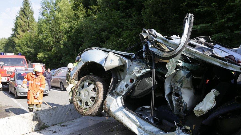 Tödlicher Crash auf B162