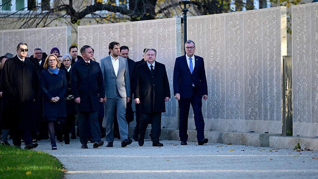 Österreich gedenkt der Novemberpogrome an der Namensmauer in Wien