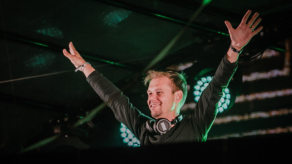 SB, electric love, electric love, elf, festival, armin van buuren