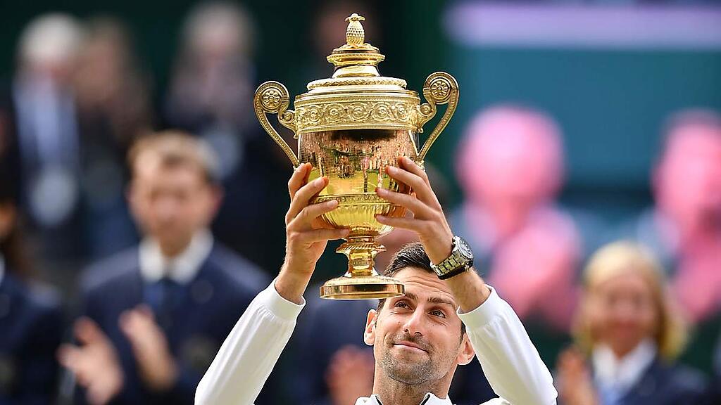 Novak Djokovic feiert seinen fünften Wimbledon-Titel