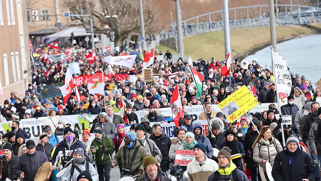 Corona-Demo in der Stadt Salzburg