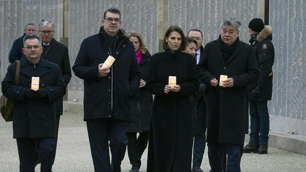 Edtstadler ist gegenüber neuen Shoah-Gedenkorten offen