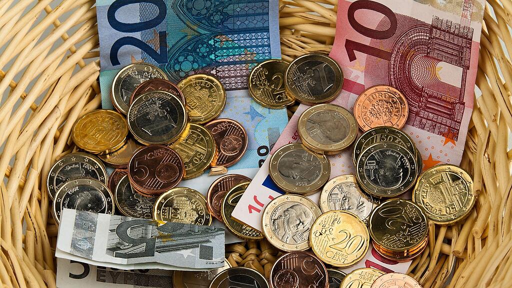Das gesammelte Geld verwendete das Trio für den privaten Gebrauch.