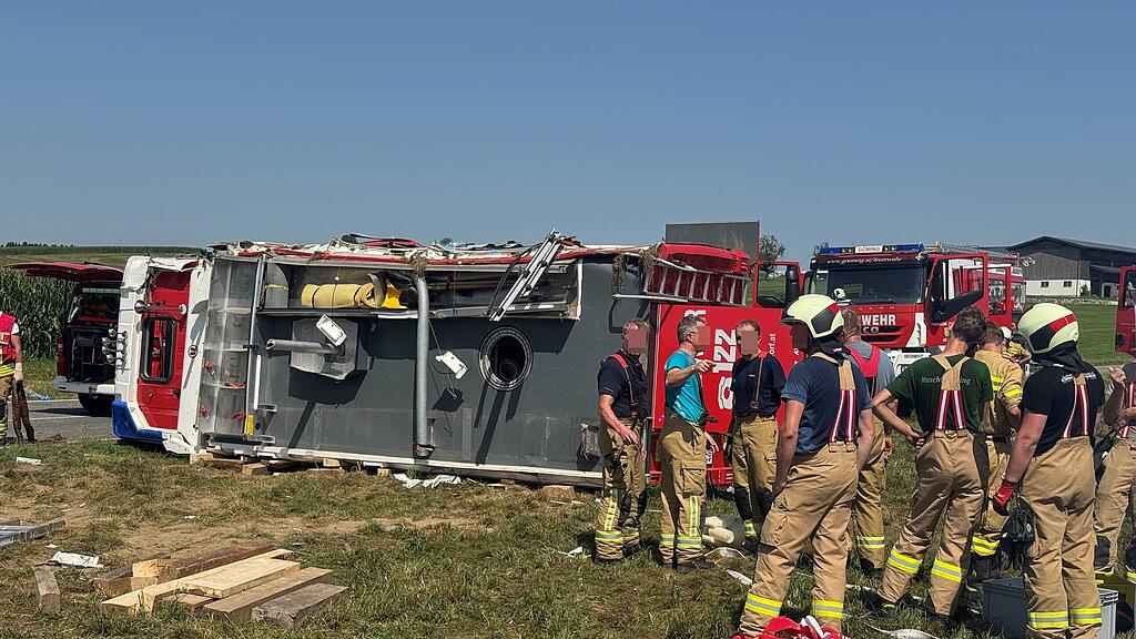 VU Feuerwehrauto Göming