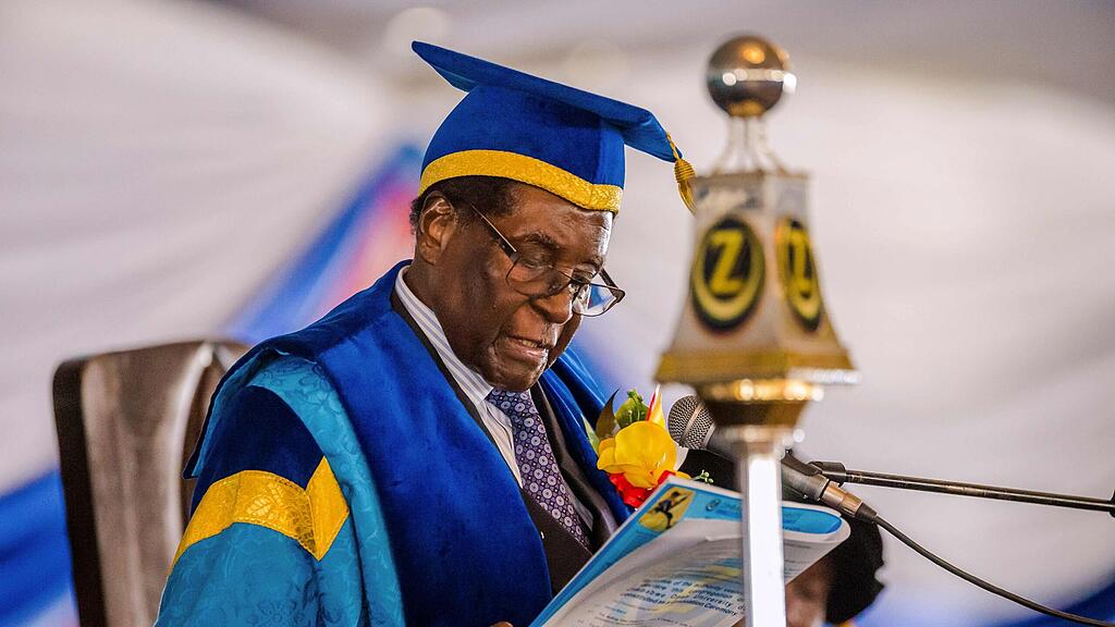 Das bereits angelaufene Amtsenthebungsverfahren gegen Robert Mugabe wurde abgebrochen.