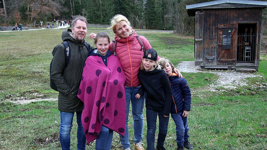 Gro\u00dfer Osternmarkt im Salzburger Freilichtmuseum