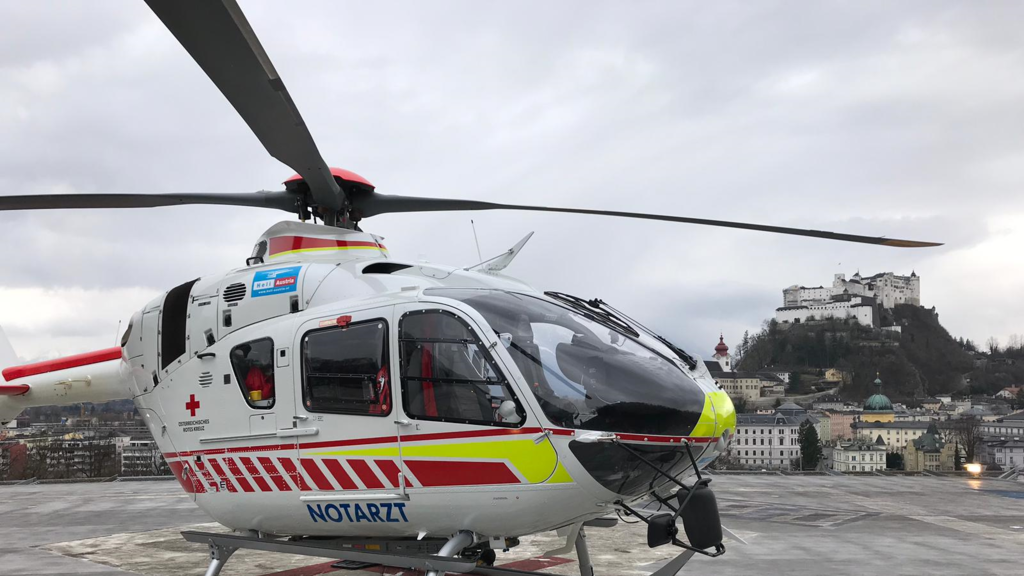 Alpinist fällt in Felsspalte