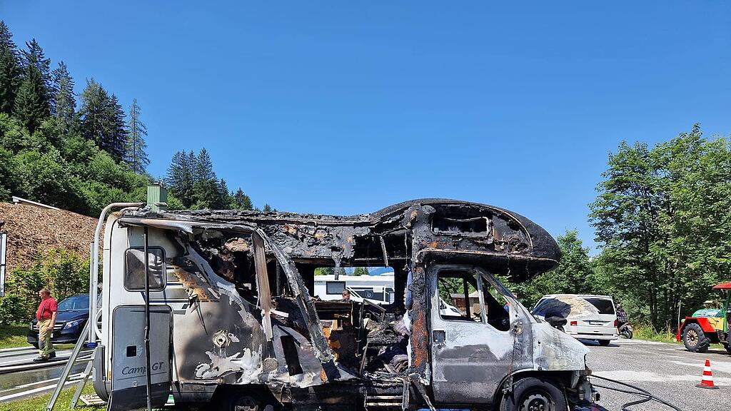 Wohnmobil-Brand auf B164