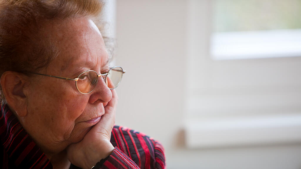 alte frau, pensionistin, Ältere, Seniorin, SB