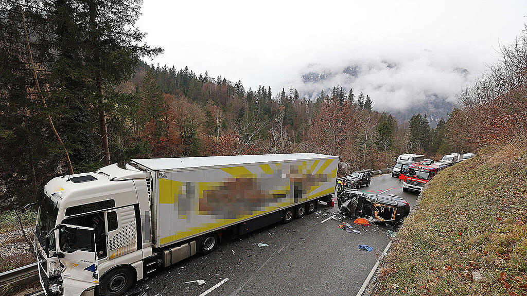 Schwerer Crash auf B21
