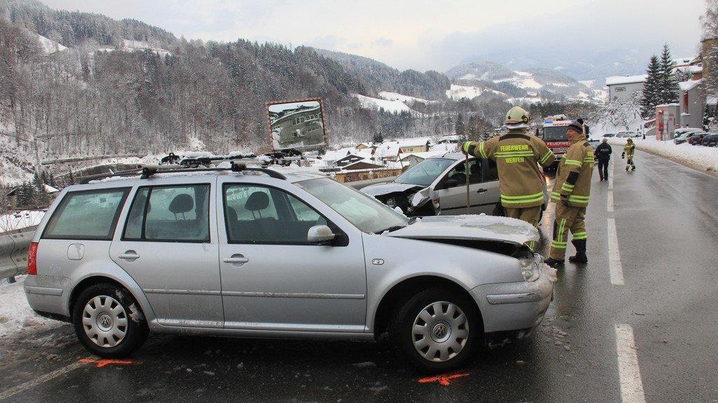 Crash auf B159 in Werfen
