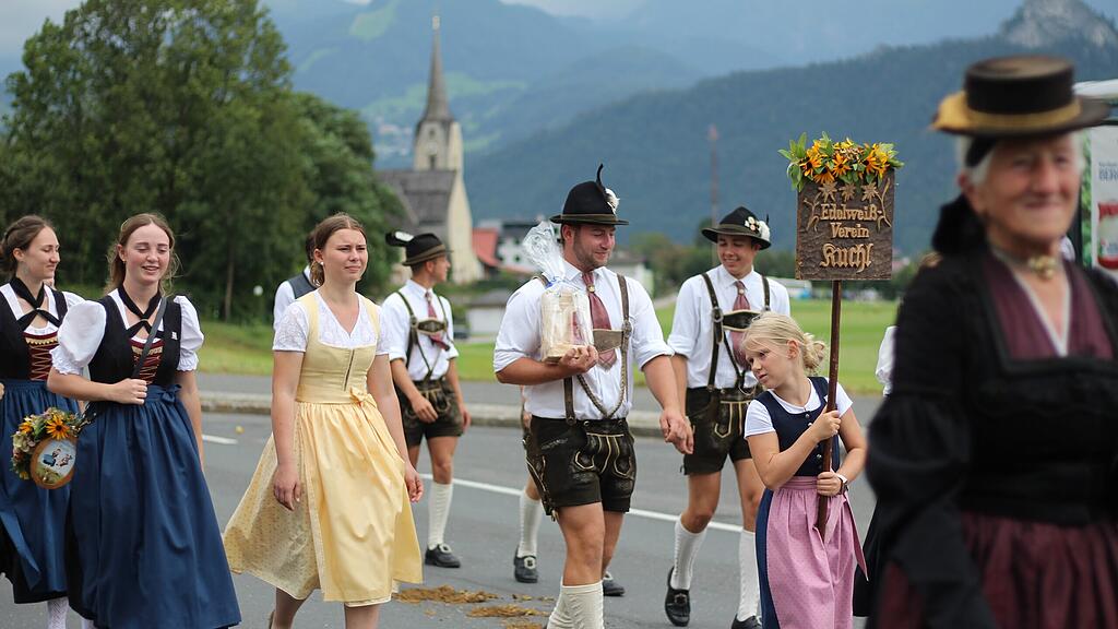 75 Jahre Trachtenverein  D\u00b4Puachstoana