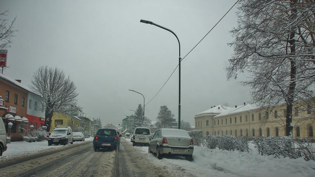 Schnee und Verkehrschaos auf den Straßen