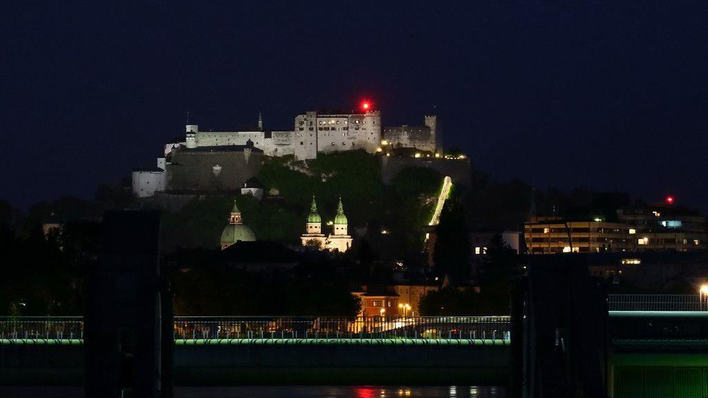 Vollmond über Salzburg
