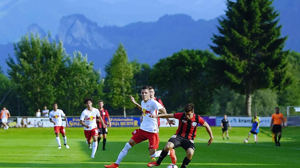 Rund 500 Zuschauer verfolgten das Testspiel.