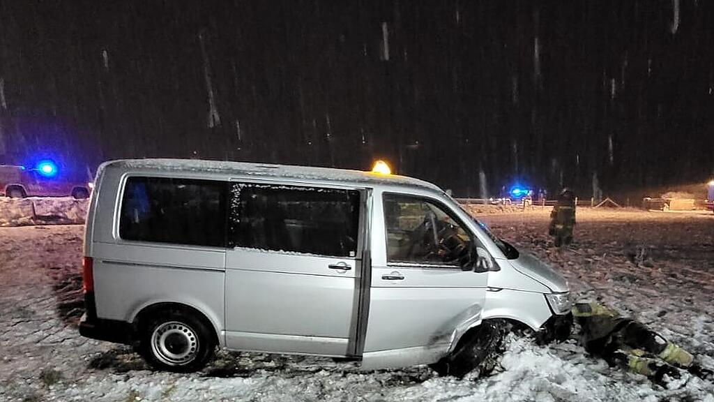 unfall mit bus-taxi b159
