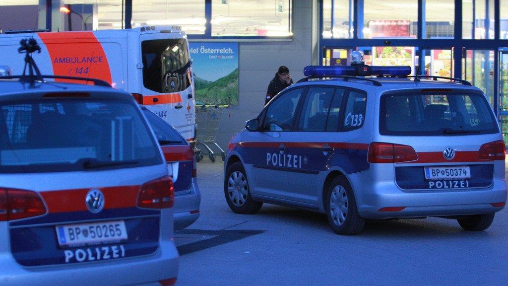 Unbekannter überfällt Lidl