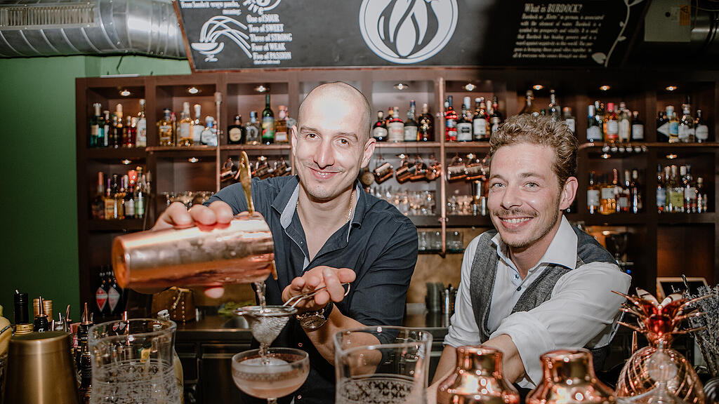 Burdock, Bar
