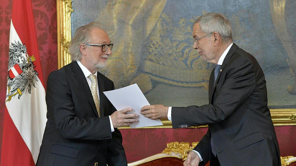 SB, Minister, Übergangsregierung