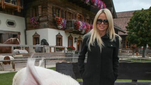 Pamela Anderson auf Gut Aiderbichl